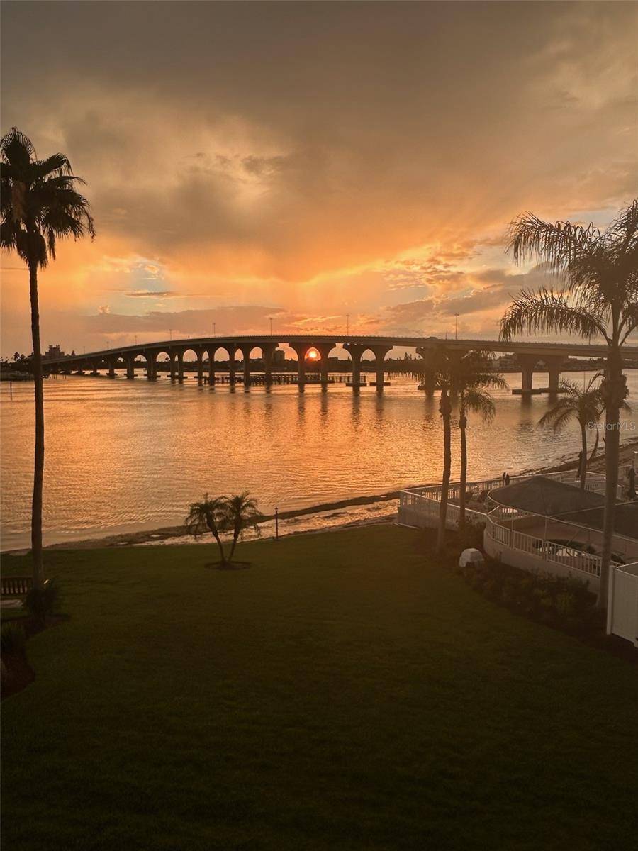 5901 BAHIA DEL MAR CIR #321, St Petersburg, FL 33715