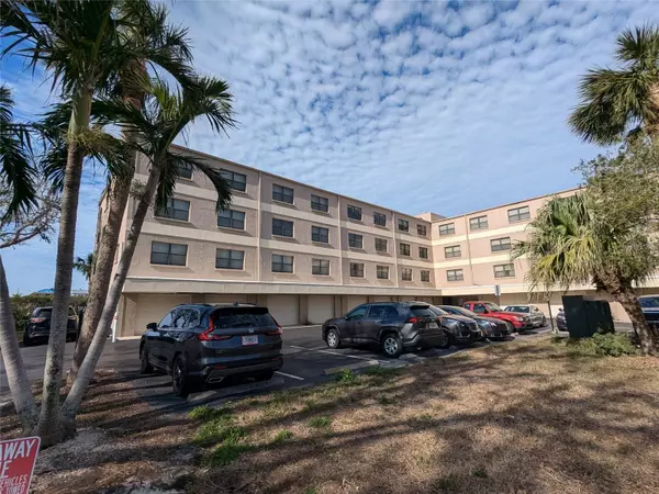 12500 CAPRI CIR N #302, Treasure Island, FL 33706