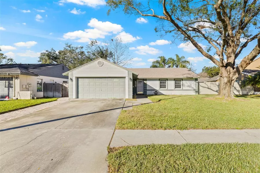 1306 COUNTRY ELM CT, Lutz, FL 33549