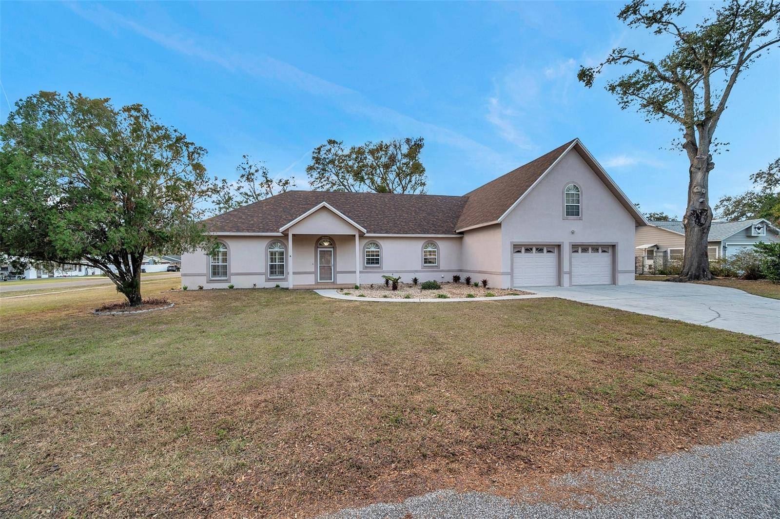 5013 19TH ST, Zephyrhills, FL 33542