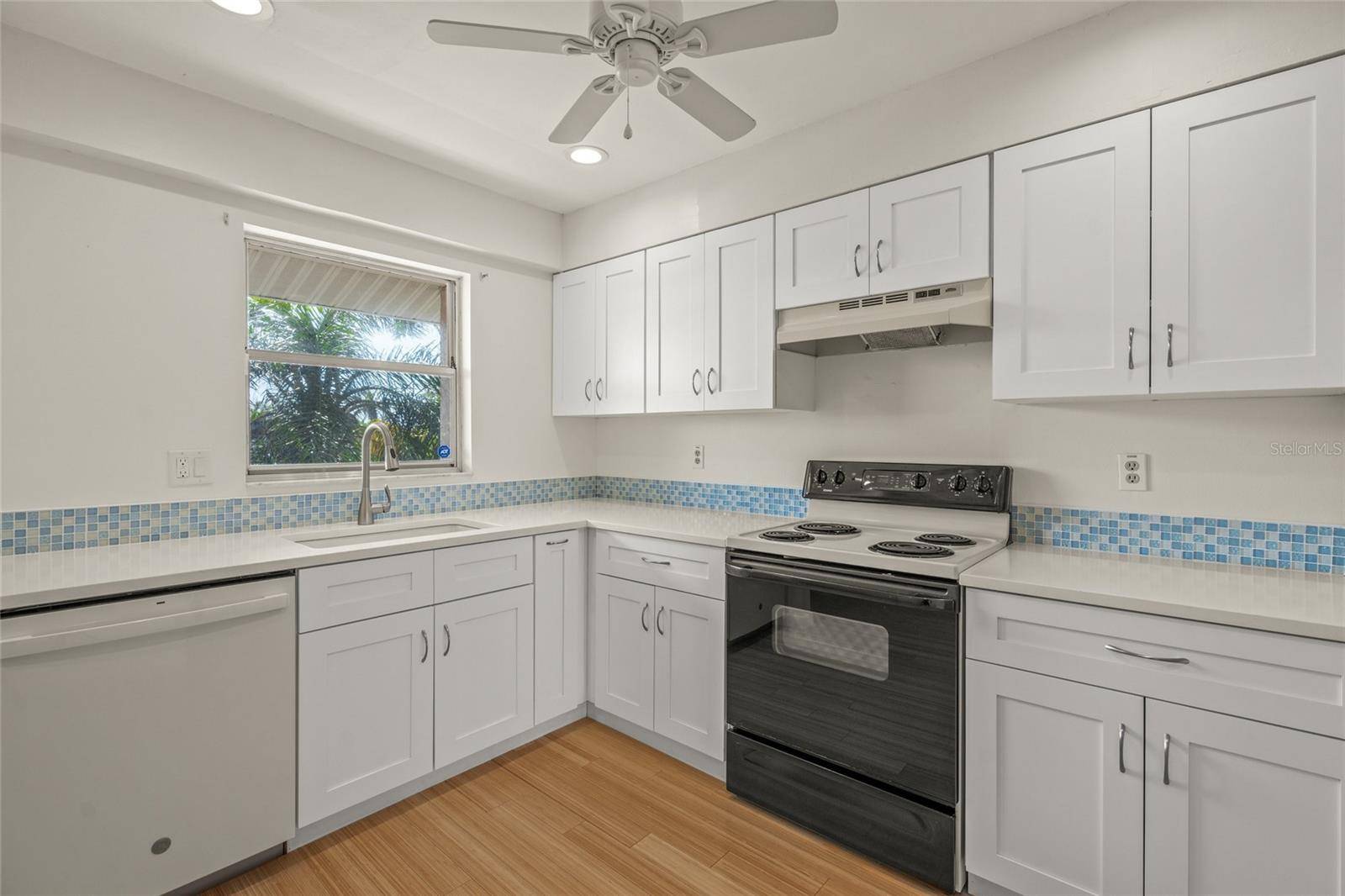 Sarasota, FL 34233,3987 MACEACHEN BLVD #133