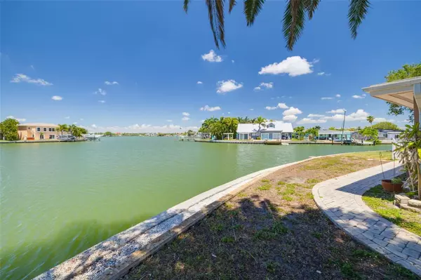 Redington Shores, FL 33708,17411 1ST ST E