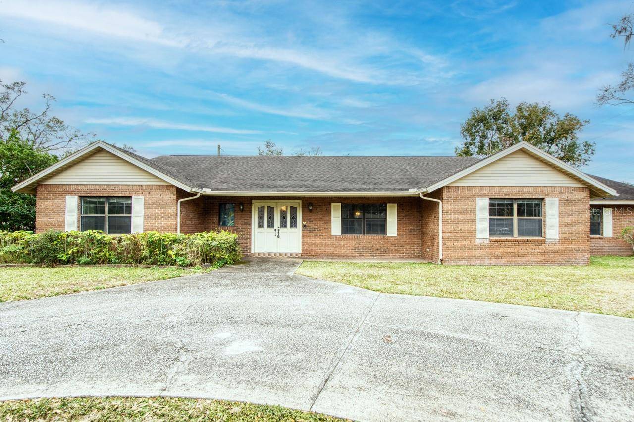 1406 N RIVERHILLS DR, Temple Terrace, FL 33617
