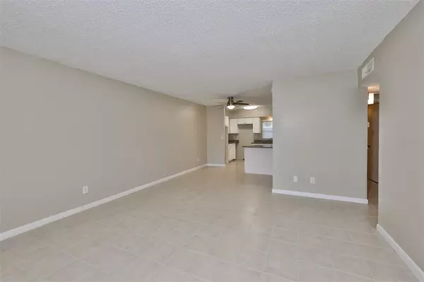 Largo, FL 33774,13940 ANONA HEIGHTS DR #38