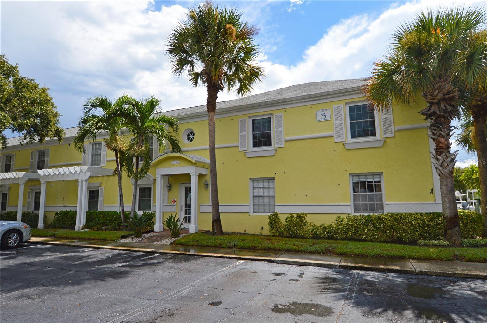 St Petersburg, FL 33705,5048 BEACH DR SE #F (Furnished)