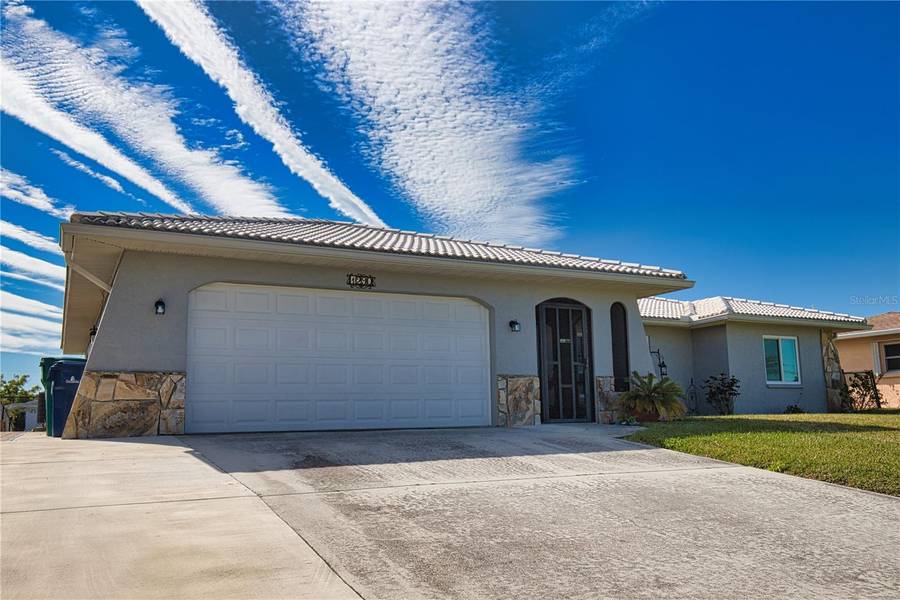 1290 CAMBRIDGE DR, Venice, FL 34293