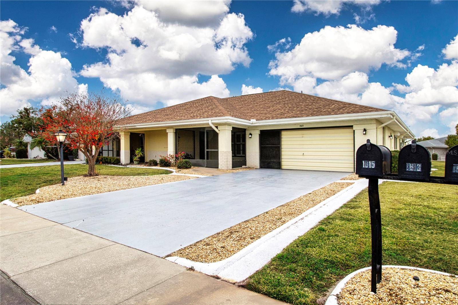 1613 FAXTON DR, Sun City Center, FL 33573