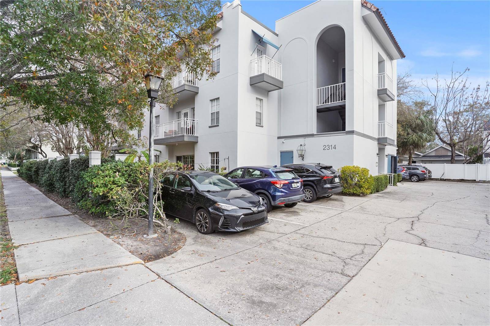 2314 S CLEWIS CT #201, Tampa, FL 33629