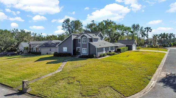 11201 LAKE SASSA DR, Thonotosassa, FL 33592