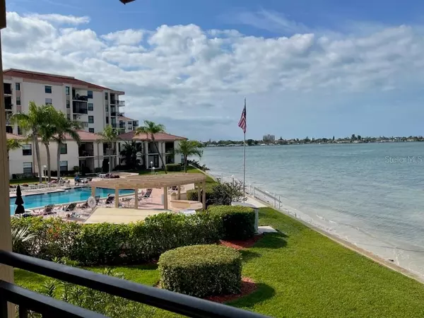 6051 SUN BLVD #207, St Petersburg, FL 33715