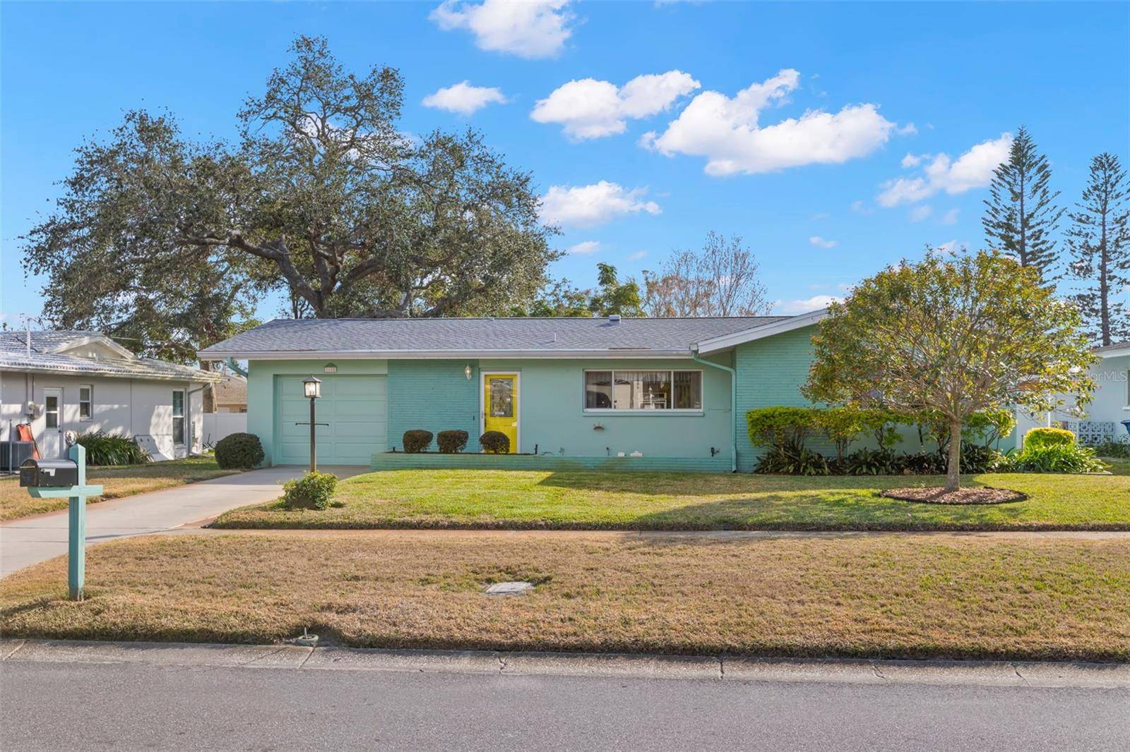 1685 CAMBRIDGE DR, Clearwater, FL 33756