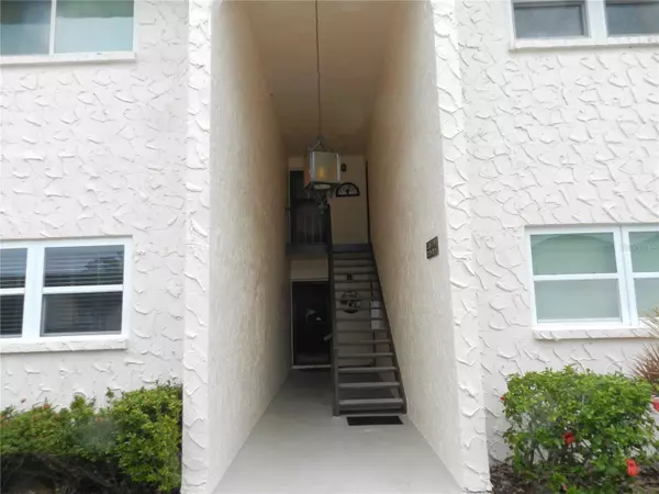 Seminole, FL 33777,214 ELMWOOD CIR #214