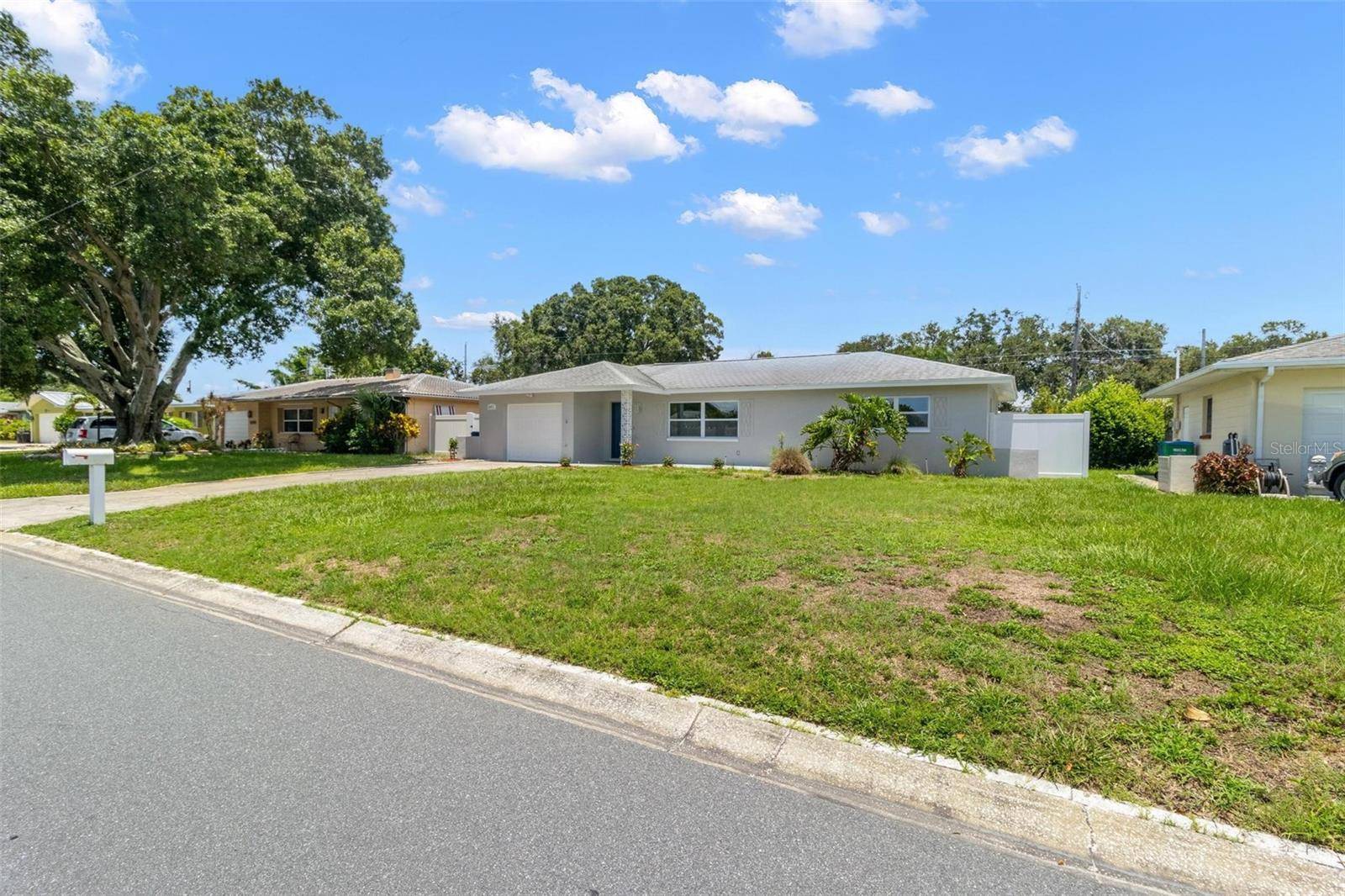 10971 90TH AVE, Seminole, FL 33772