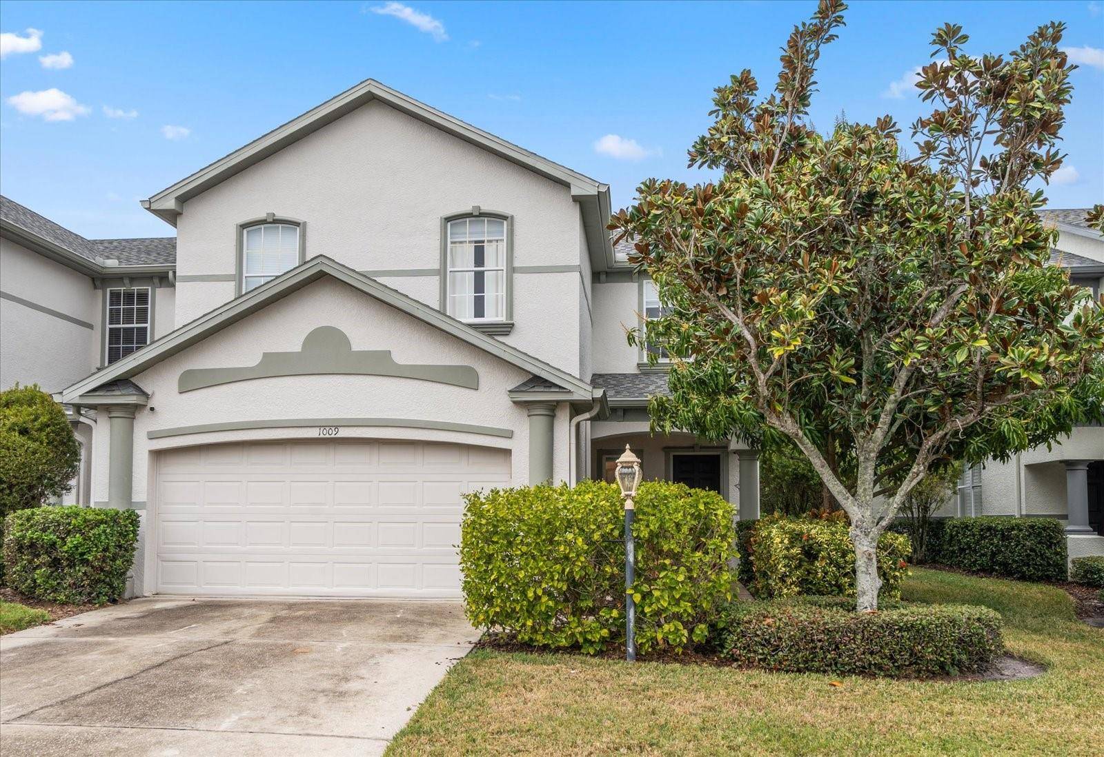 1009 BELLA VISTA DR NE, St Petersburg, FL 33702