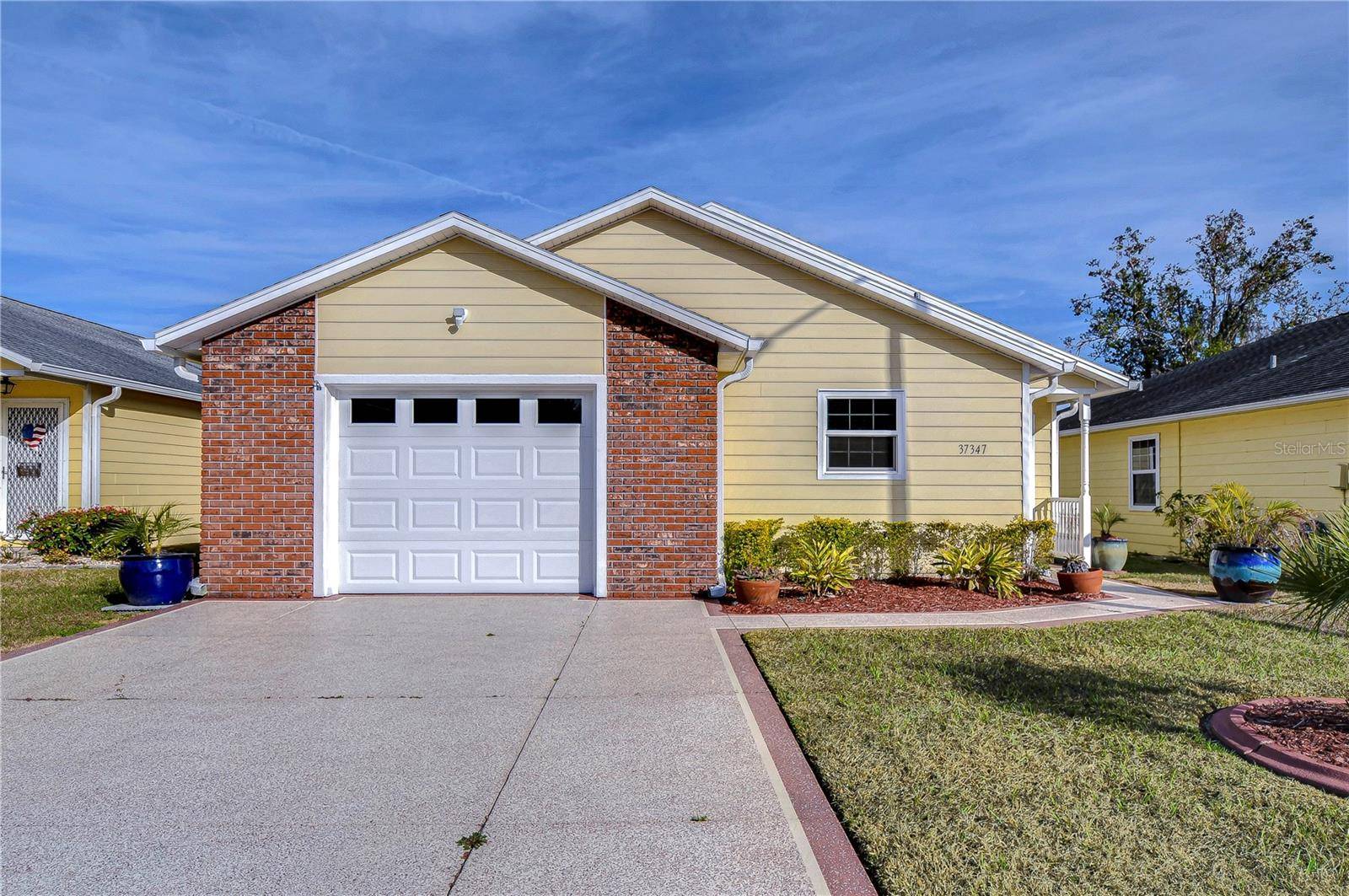 37347 DERBYSHIRE DR, Zephyrhills, FL 33542