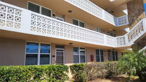 4915 BAY ST NE #335, St Petersburg, FL 33703