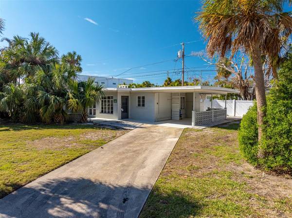 812 BOHENIA CIR N, Clearwater Beach, FL 33767