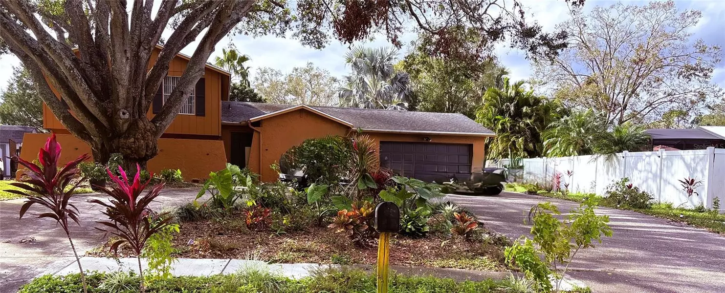 13824 CHERRY BROOK LN, Tampa, FL 33618