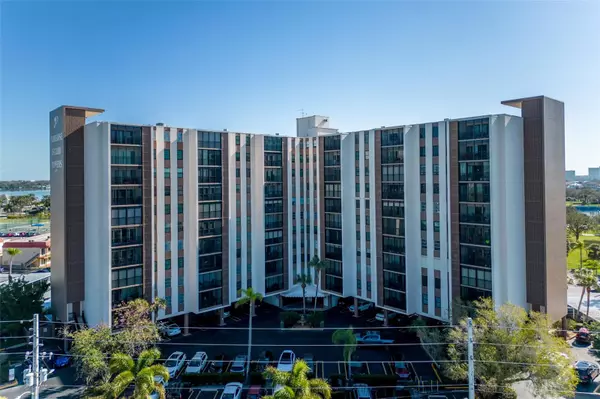 10355 PARADISE BLVD #207, Treasure Island, FL 33706