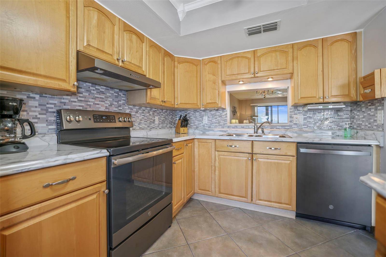 Dunedin, FL 34698,460 PAULA DR S #401