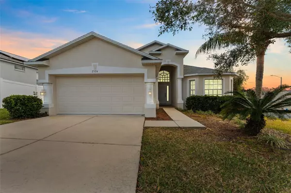 7524 MOUNT LAUREL DR, Zephyrhills, FL 33540
