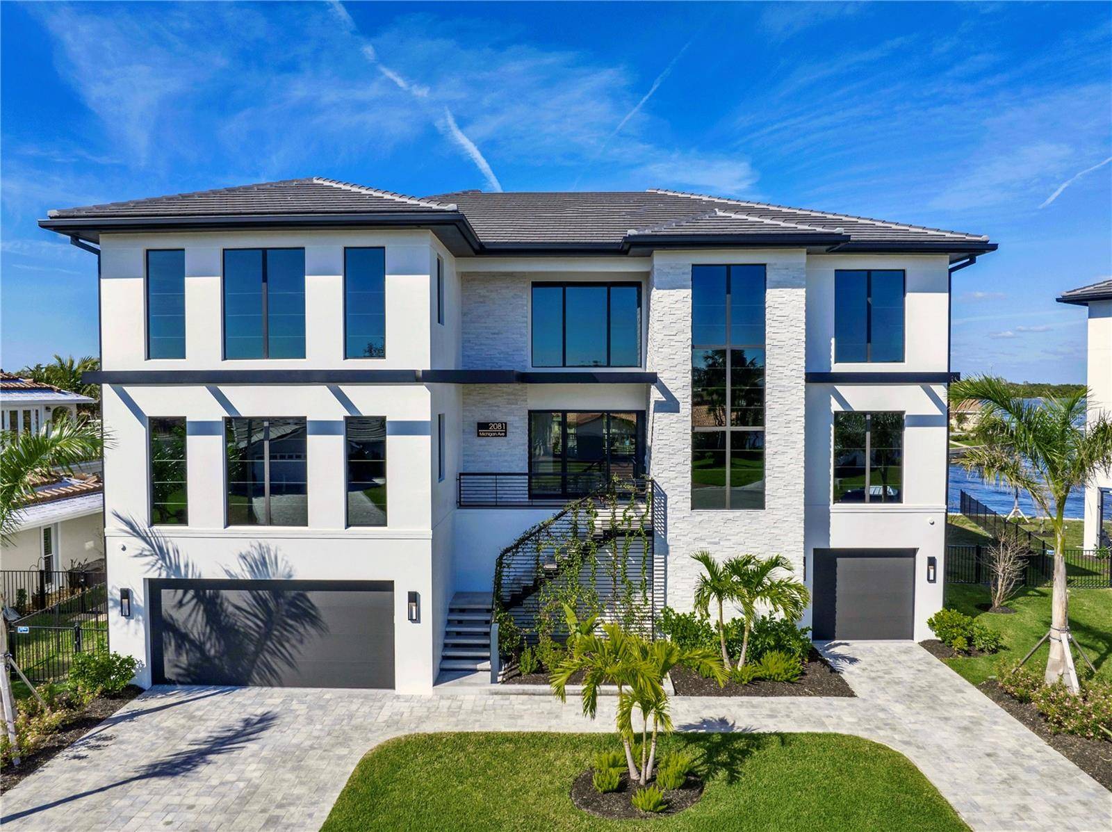 St Petersburg, FL 33703,2081 MICHIGAN AVE NE