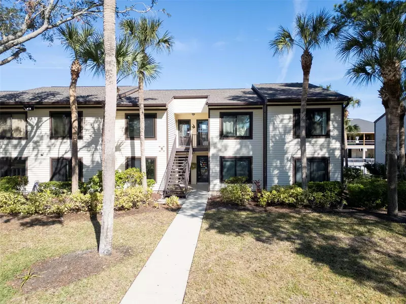 355 MOORINGS COVE DR #355, Tarpon Springs, FL 34689