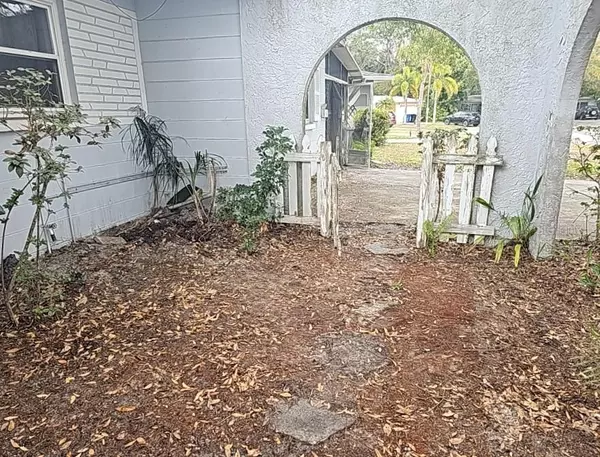 St Petersburg, FL 33702,6692 17TH WAY N