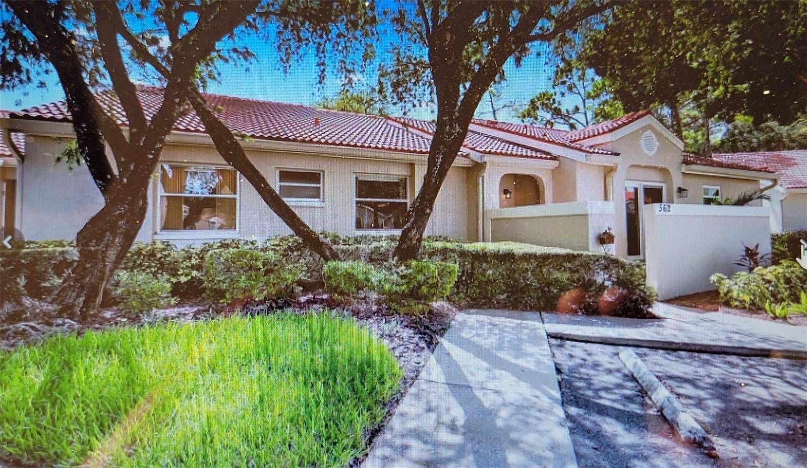 562 ANDORRA CIR NE #562, St Petersburg, FL 33703