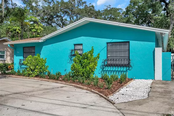 Tarpon Springs, FL 34689,717 CAROLINA AVE