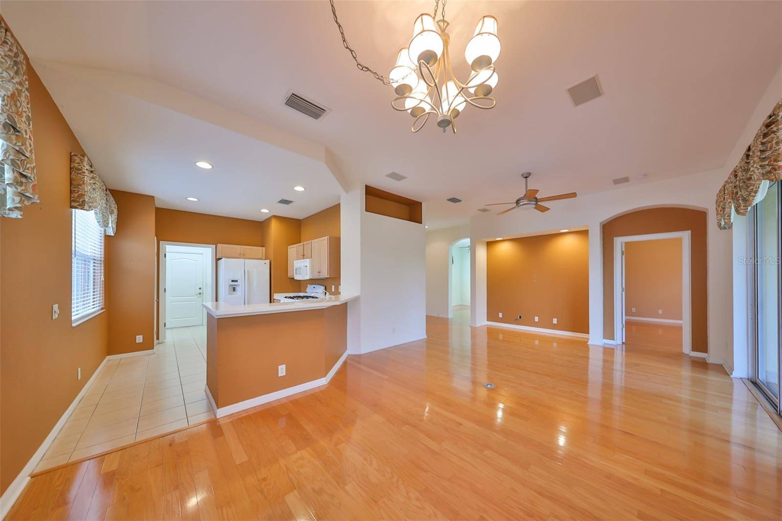 Sun City Center, FL 33573,1123 EMERALD DUNES DR