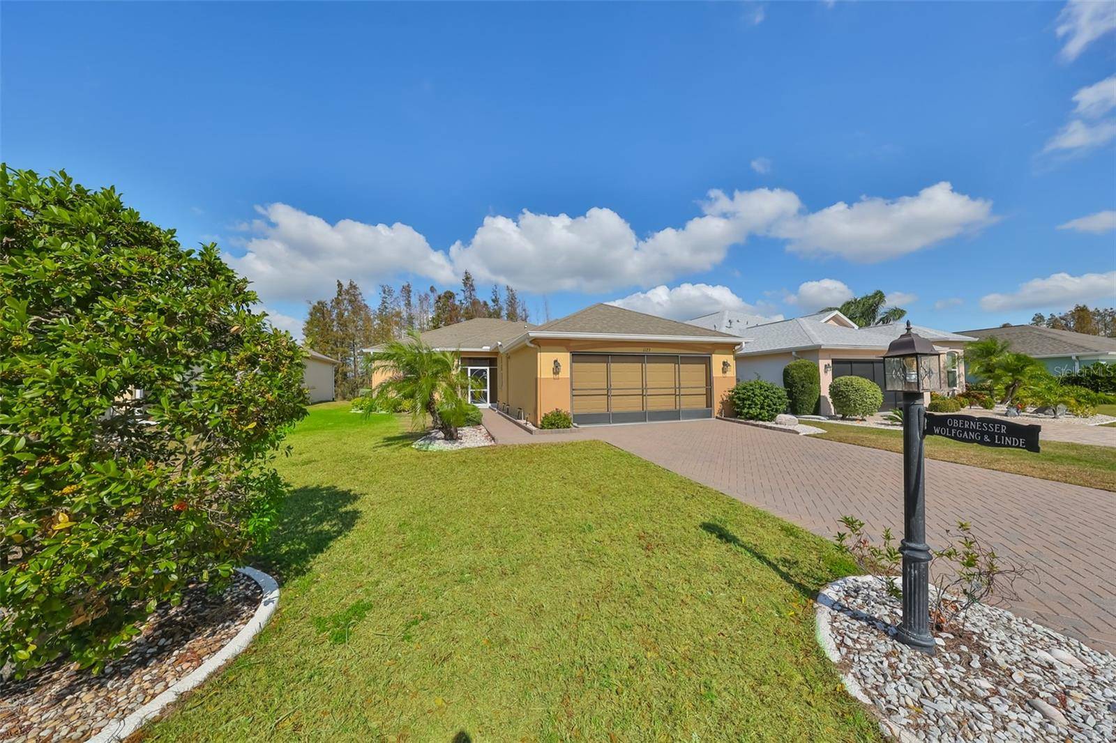 1123 EMERALD DUNES DR, Sun City Center, FL 33573