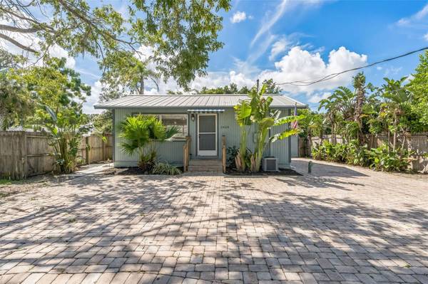 2424 WEBBER ST, Sarasota, FL 34239