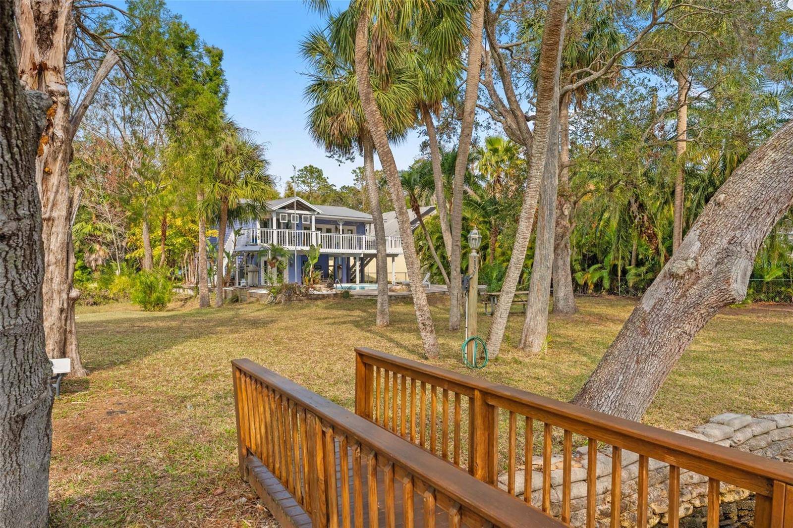 Tampa, FL 33604,906 W HENRY AVE