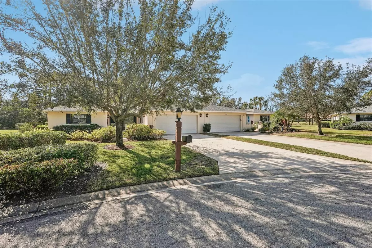 Sarasota, FL 34243,7161 FAIRWAY BEND CIR