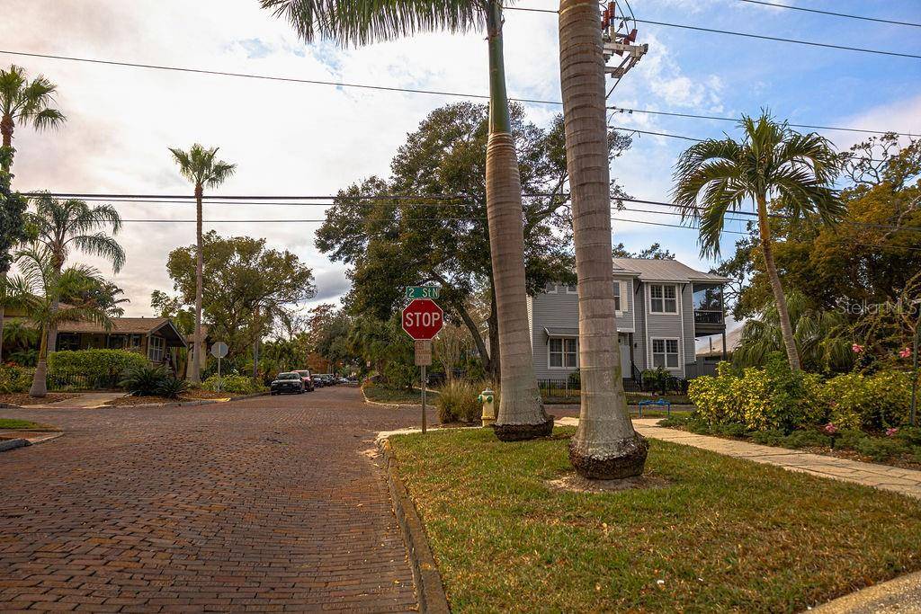St Petersburg, FL 33701,145 10TH AVE N #8