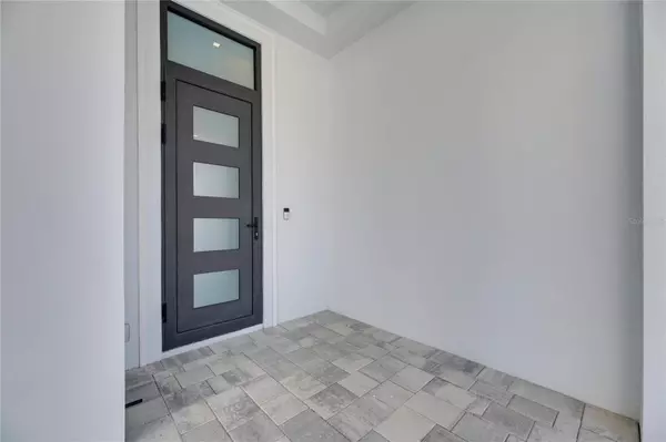 Apollo Beach, FL 33572,6538 SIMONE SHORES CIR