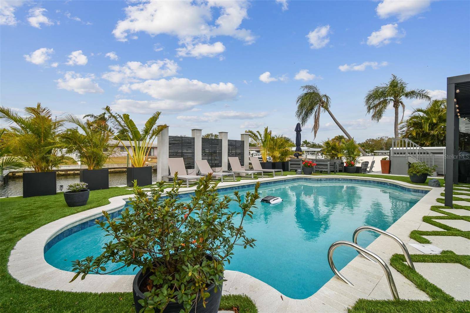 3934 DORAL DR,  Tampa,  FL 33634