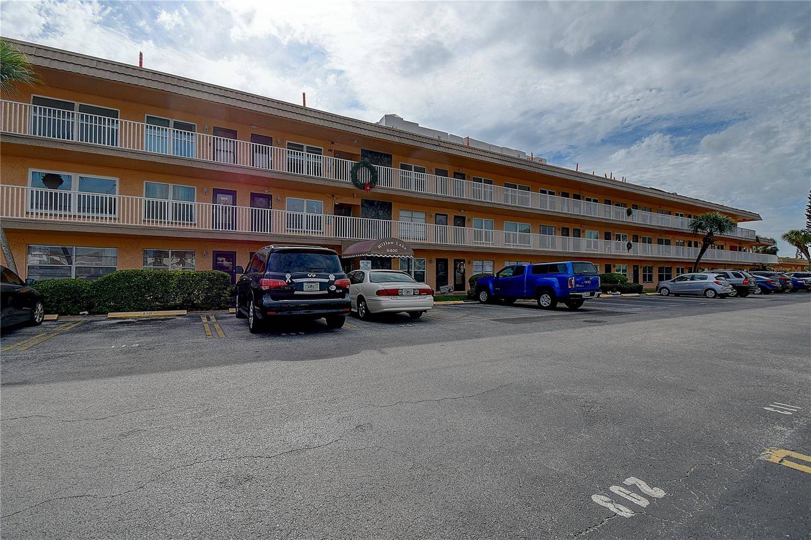 6400 46TH AVE N #307, Kenneth City, FL 33709