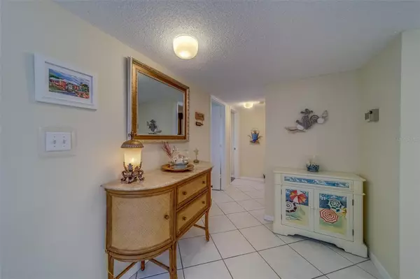 Clearwater Beach, FL 33767,400 ISLAND WAY #305