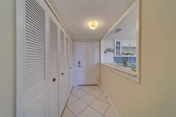 Clearwater Beach, FL 33767,400 ISLAND WAY #305