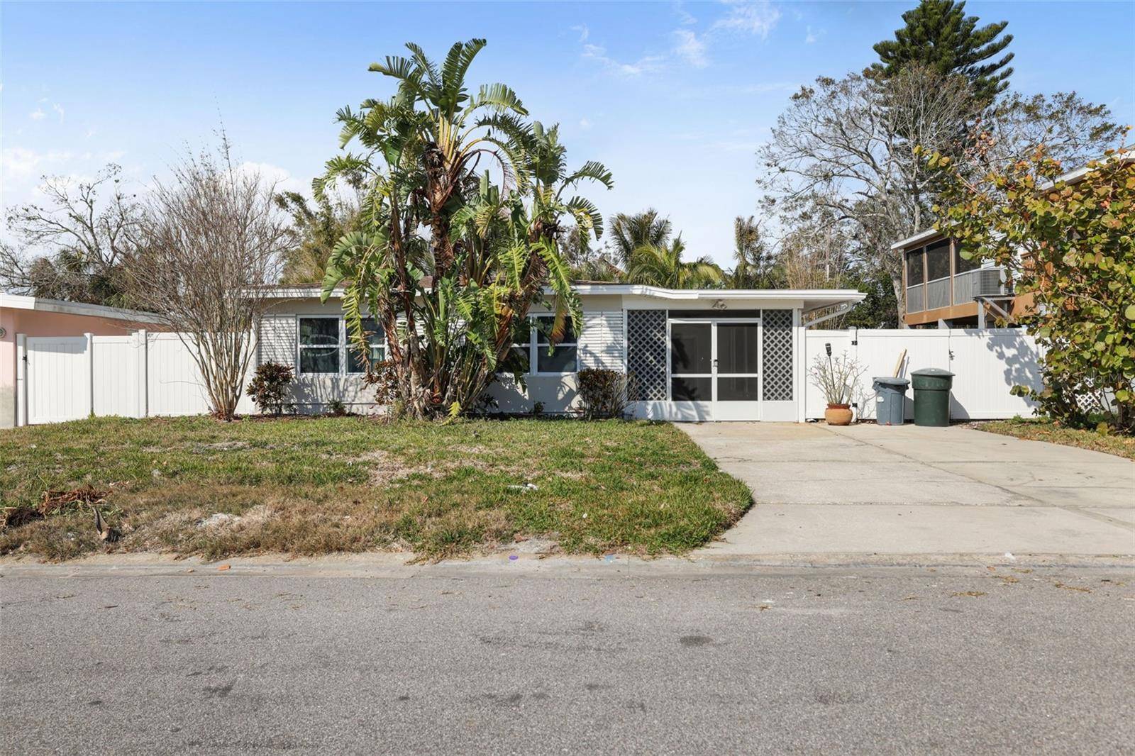 2460 BAYWOOD DR E, Dunedin, FL 34698