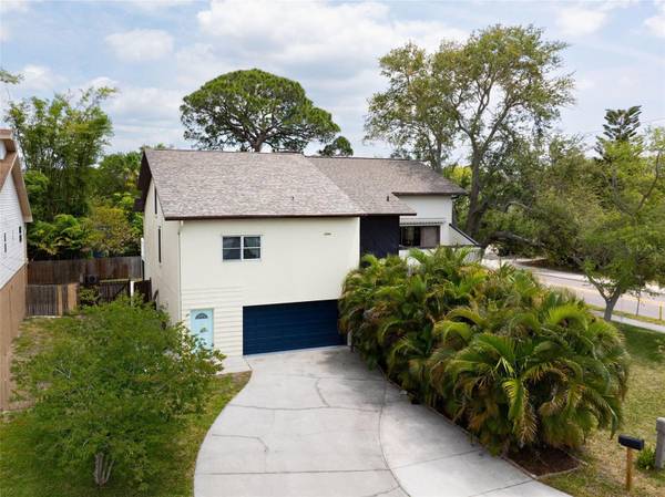 2003 MCMULLEN AVE, Dunedin, FL 34698