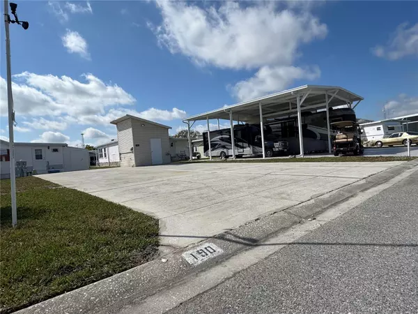 Zephyrhills, FL 33541,4851 BAKER AVE #lot 190