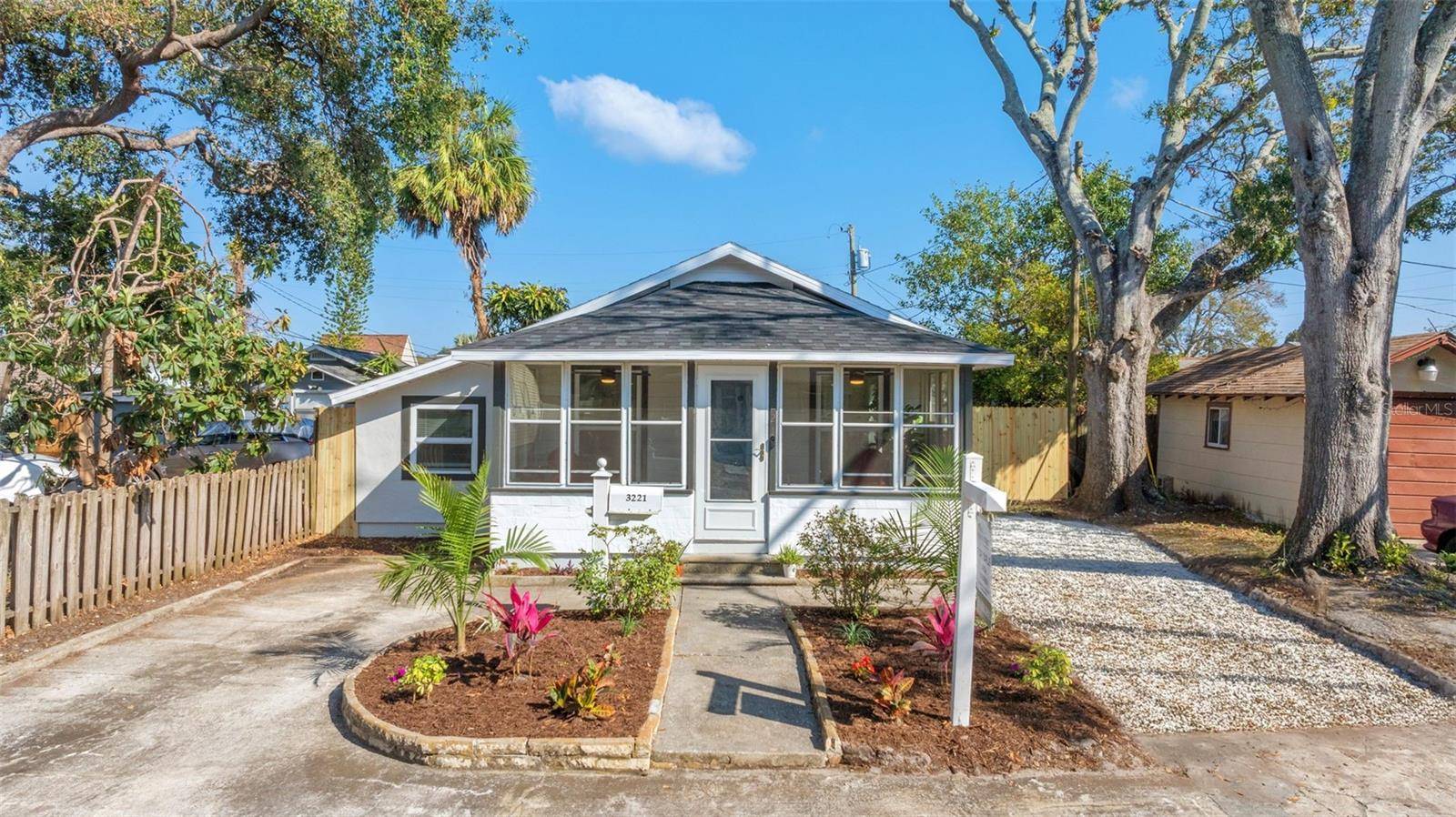 3221 17TH ST N, St Petersburg, FL 33713