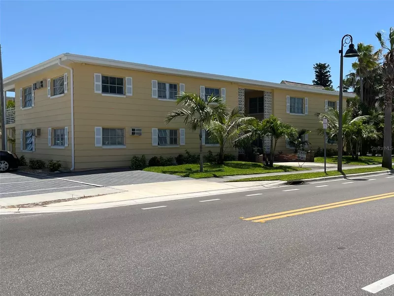 1605 PASS A GRILLE WAY #7, St Pete Beach, FL 33706