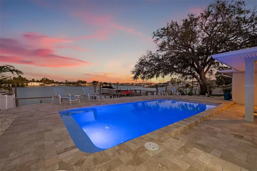 3961 12TH ST NE, St Petersburg, FL 33703