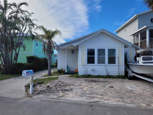 13412 2ND ST E, Madeira Beach, FL 33708