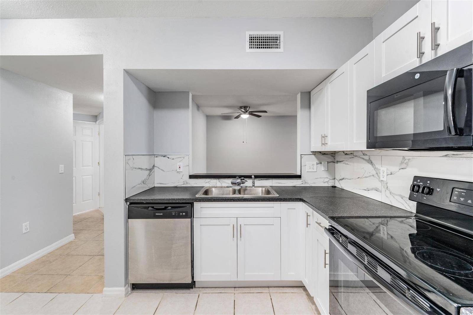 Riverview, FL 33578,6414 HOLLYDALE PL #101