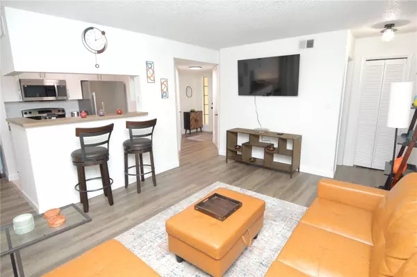 Tampa, FL 33614,8714 MALLARD RESERVE DR #104(Furnished)